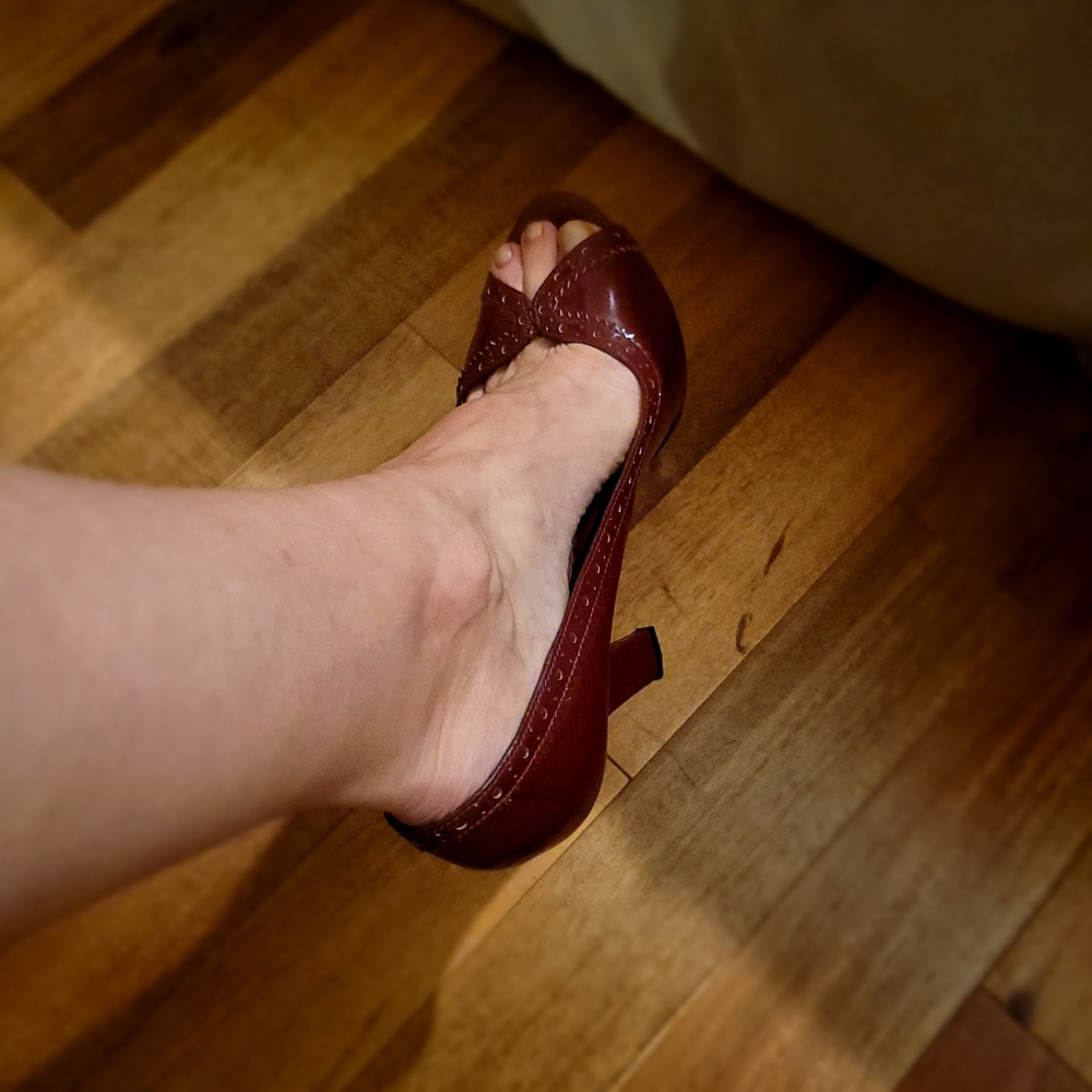Via Spiga Burgundy Patent Leather Detailed Pump with 4 1/2 " heel